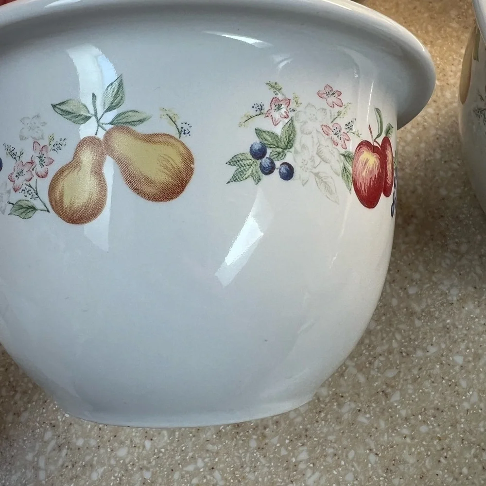 Vintage Chutney Corelle Set of 3 nesting mixing bowls